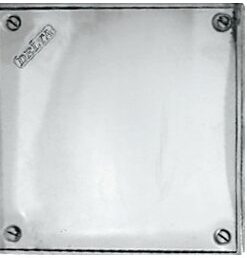 DELTA - TAPA ACERO INOX. 11 X 11 CAJA PLOMO 4 TORNILLOS